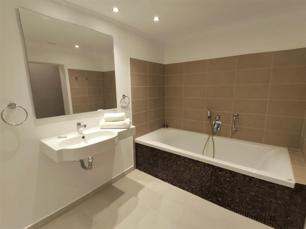 Helion Apartments Gouviá Extérieur photo