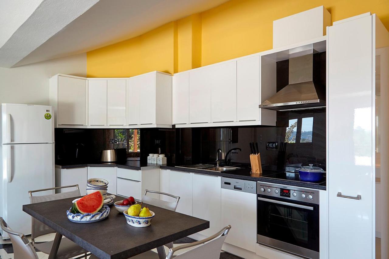 Helion Apartments Gouviá Extérieur photo
