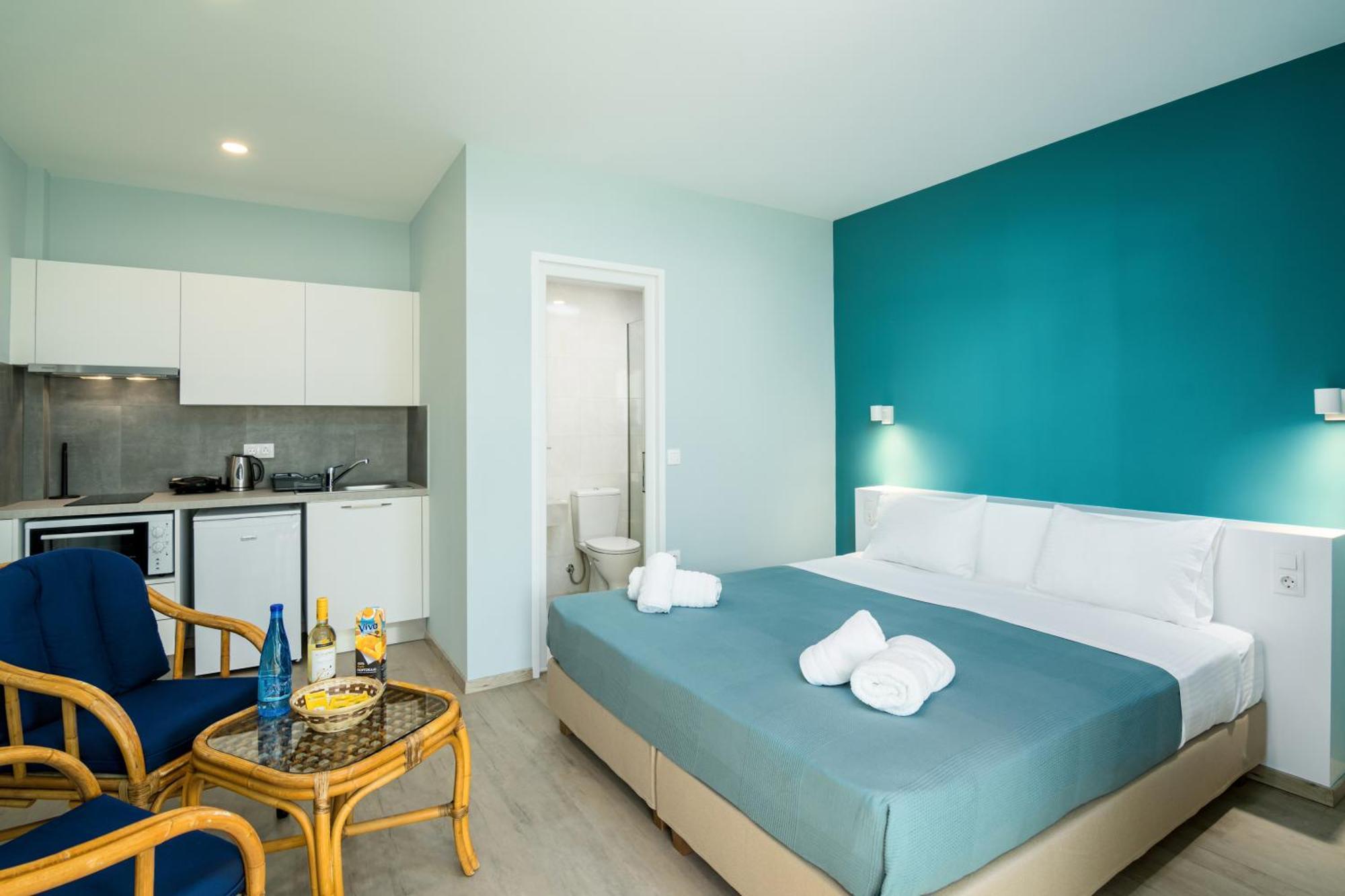 Helion Apartments Gouviá Extérieur photo