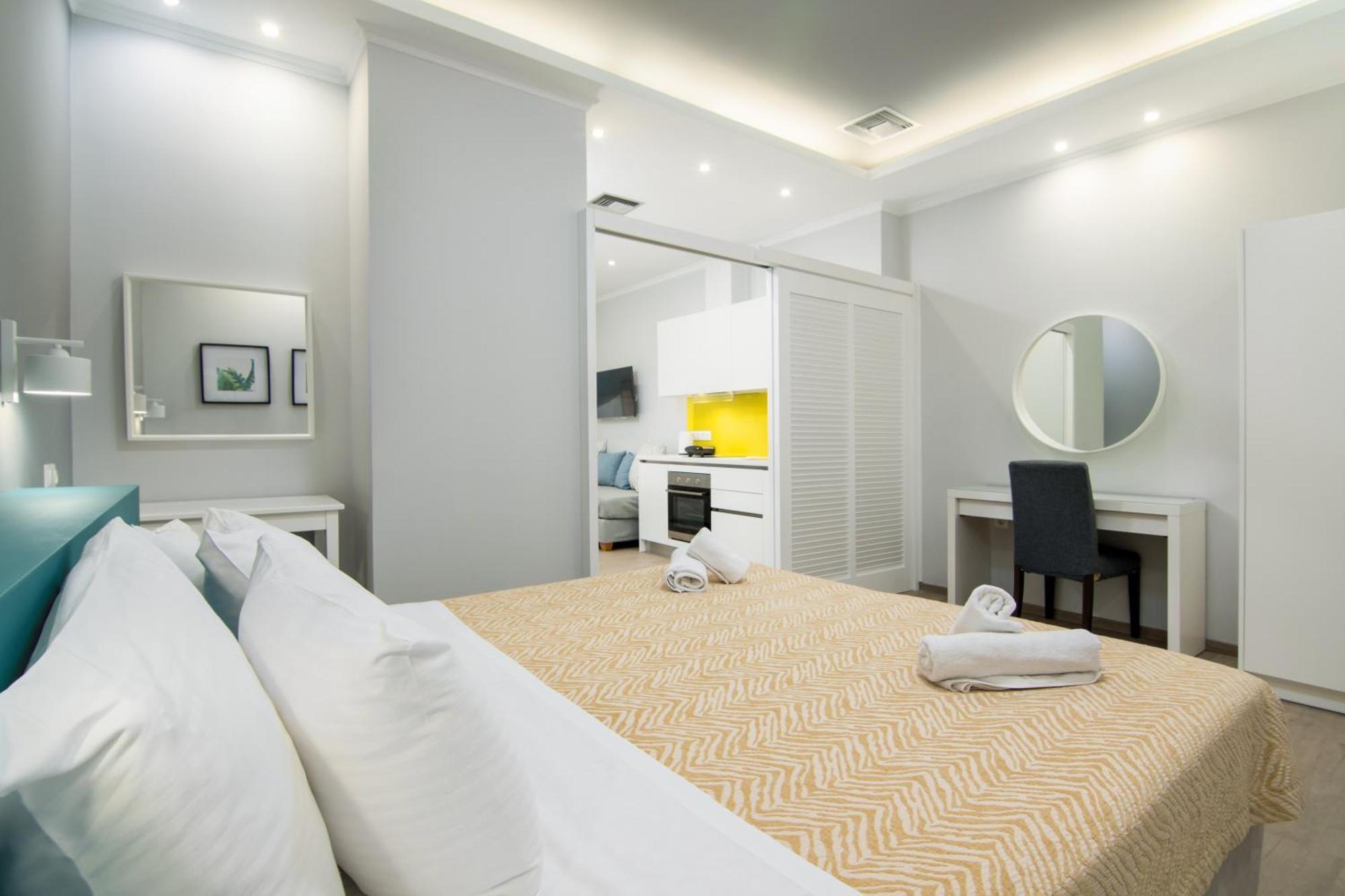 Helion Apartments Gouviá Extérieur photo
