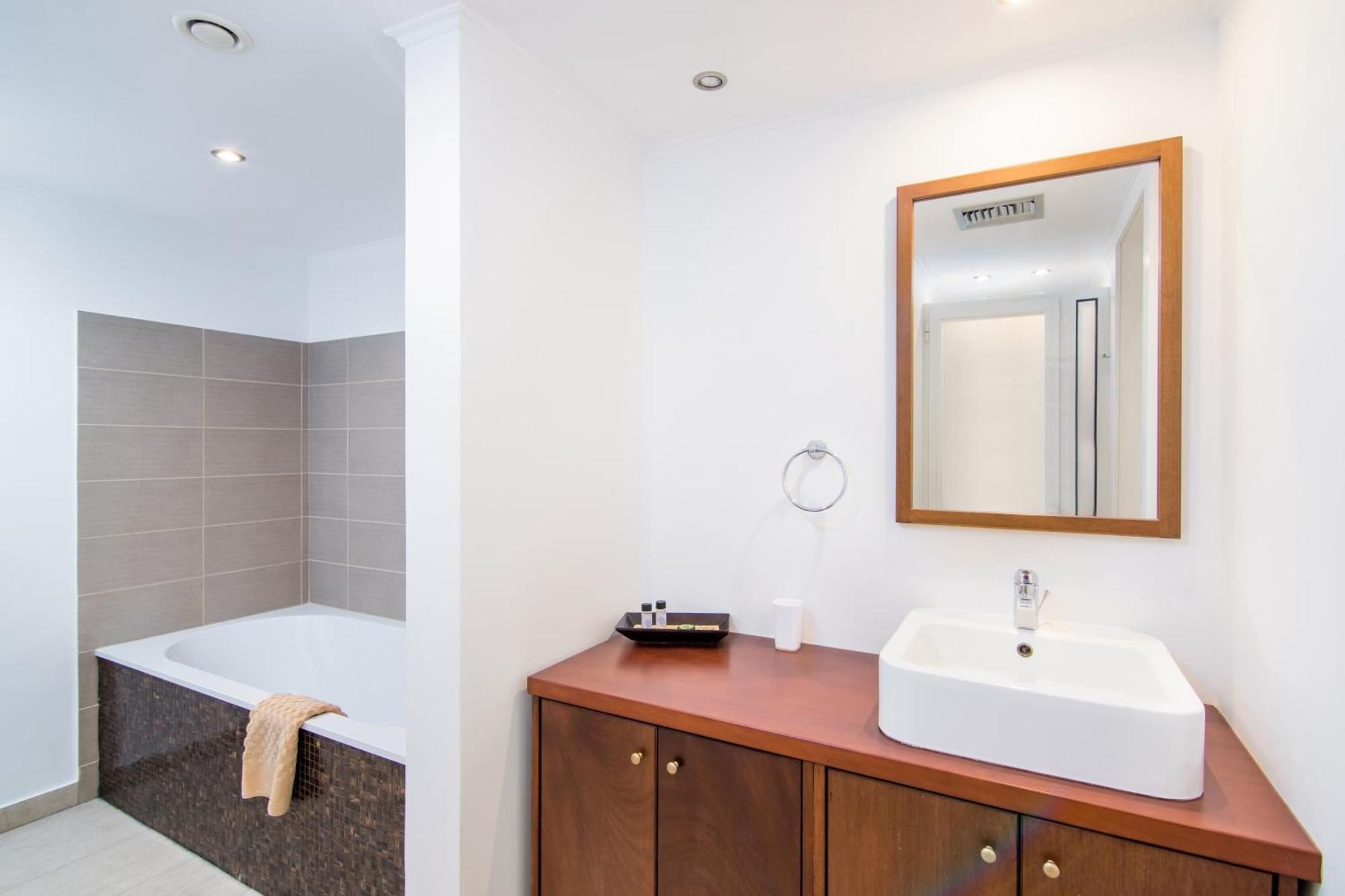 Helion Apartments Gouviá Extérieur photo
