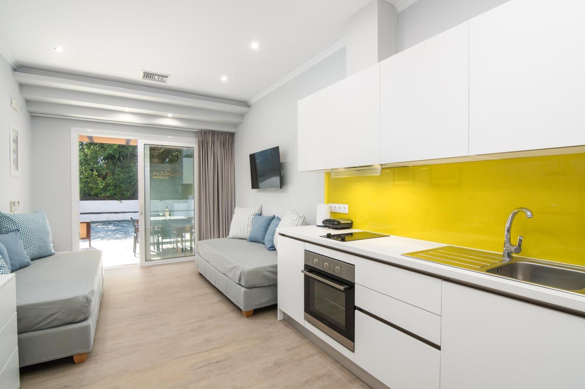 Helion Apartments Gouviá Extérieur photo