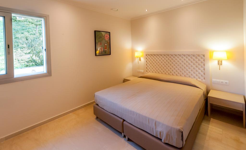Helion Apartments Gouviá Extérieur photo